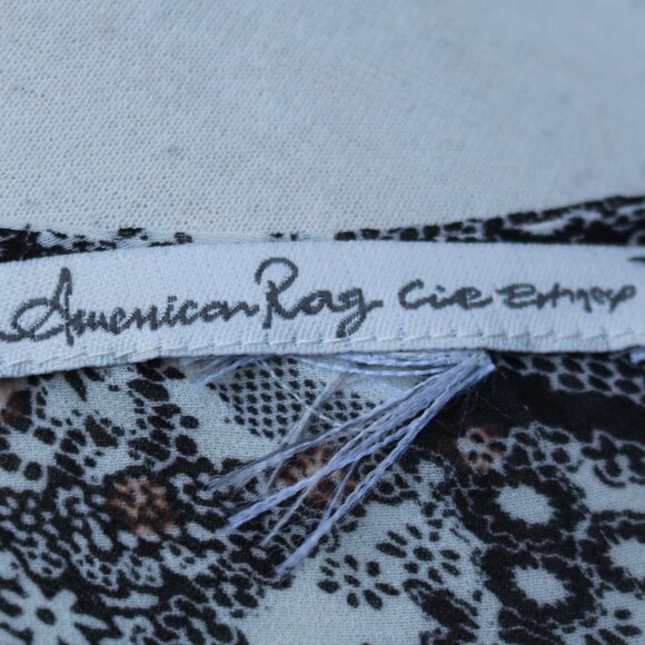 American Rag Cie Black White Paisley Lace Trim Sheer Ruffle Bottom Blouse Sz XL - Picture 7 of 7